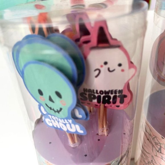 Molly And Rex Baking Cups for Halloween - Picture 3 of 4